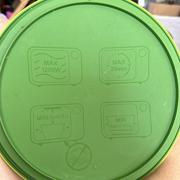 Tupperware - Picture 5 of 8